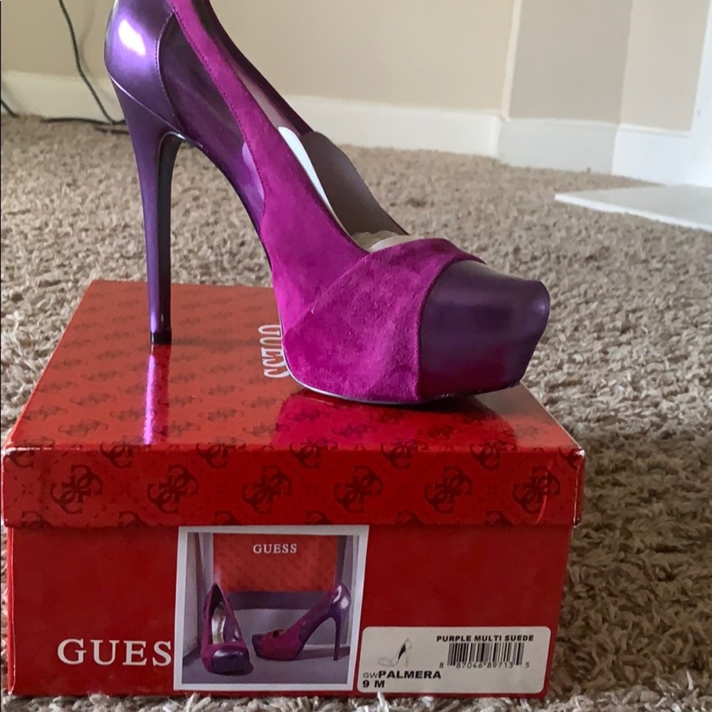 GUESS - Picture 4 of 4